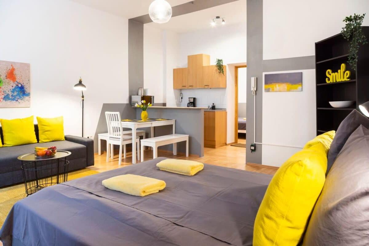 Cozy 2 Room Apartment Next To Hermannstrasse Berlin Exterior photo
